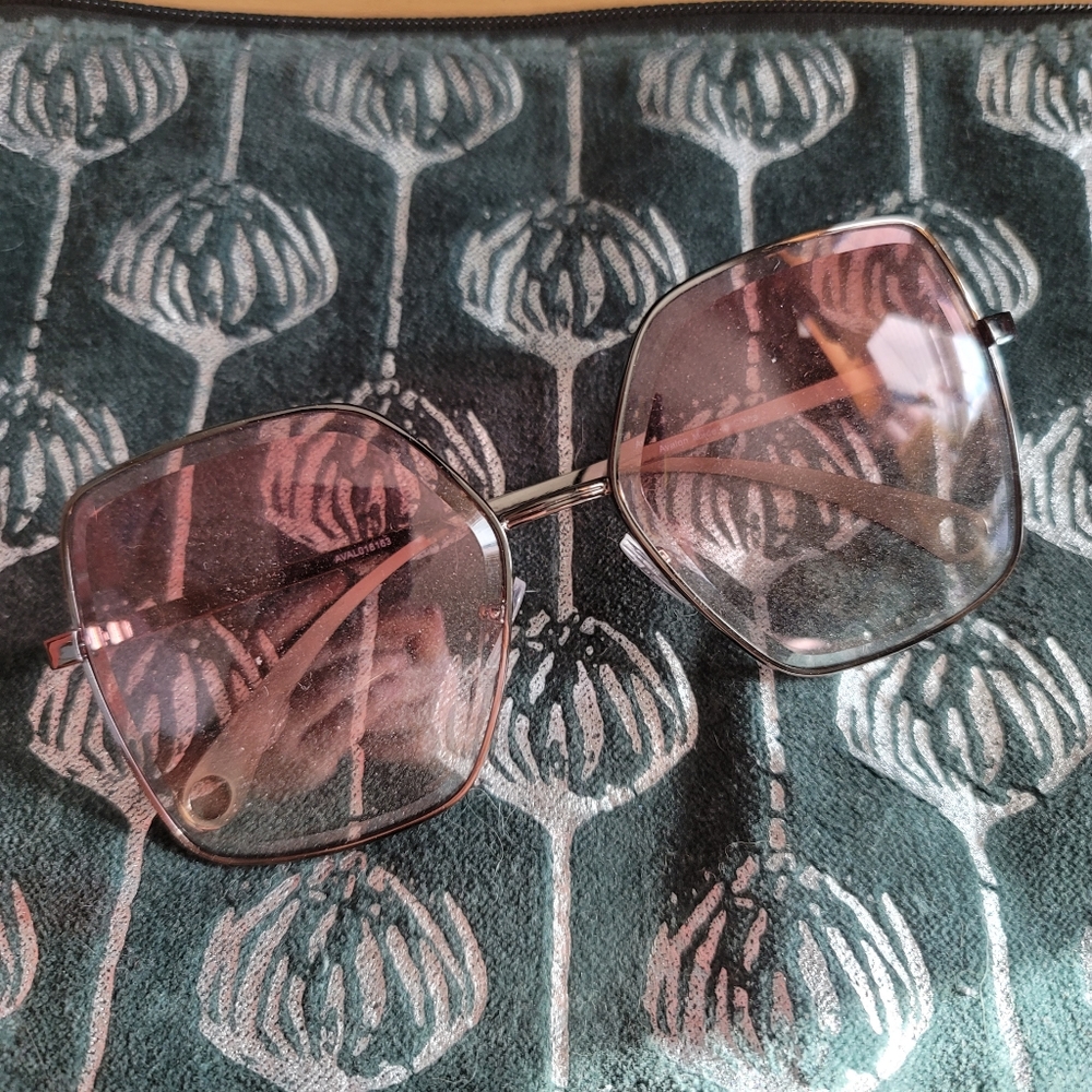 Like New Hot Topic Sunglasses